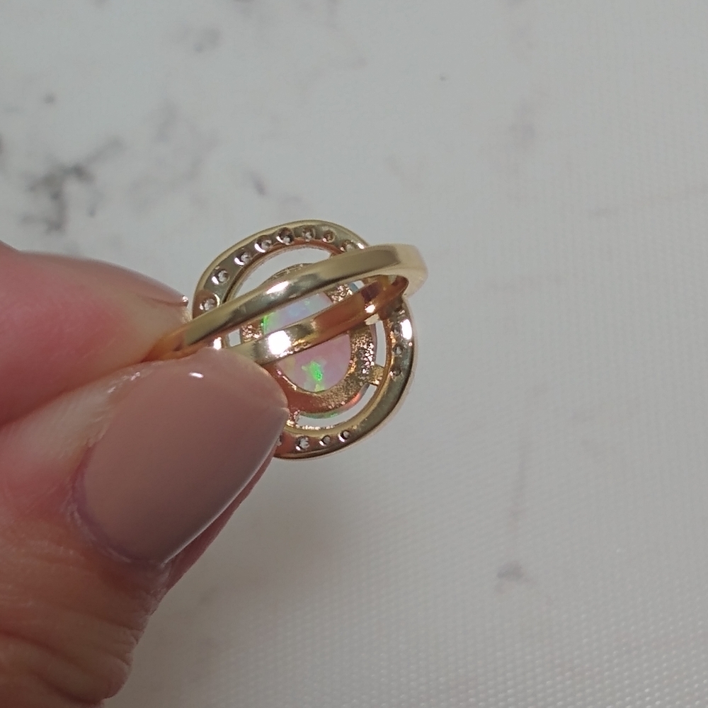 Elegant Gold Opal Ring with Diamond Accents - Picture 4 of 14
